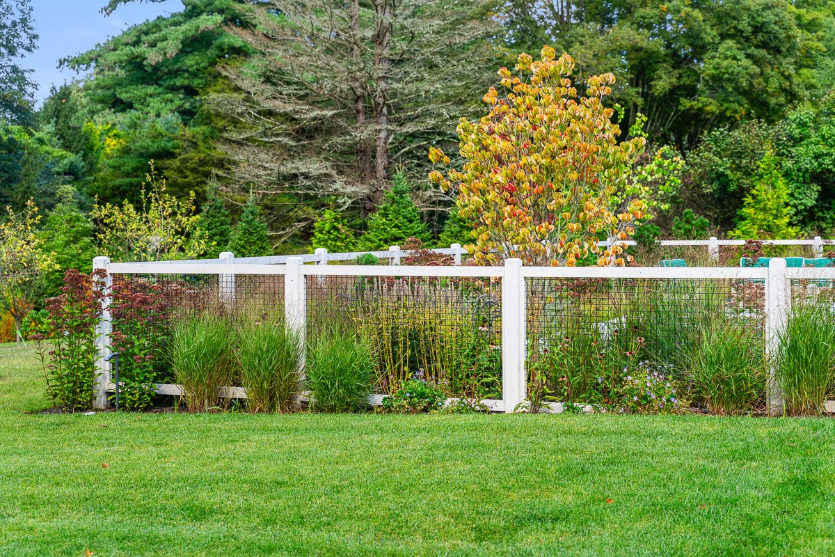 Wood & Wire – Sudbury Pool Fence